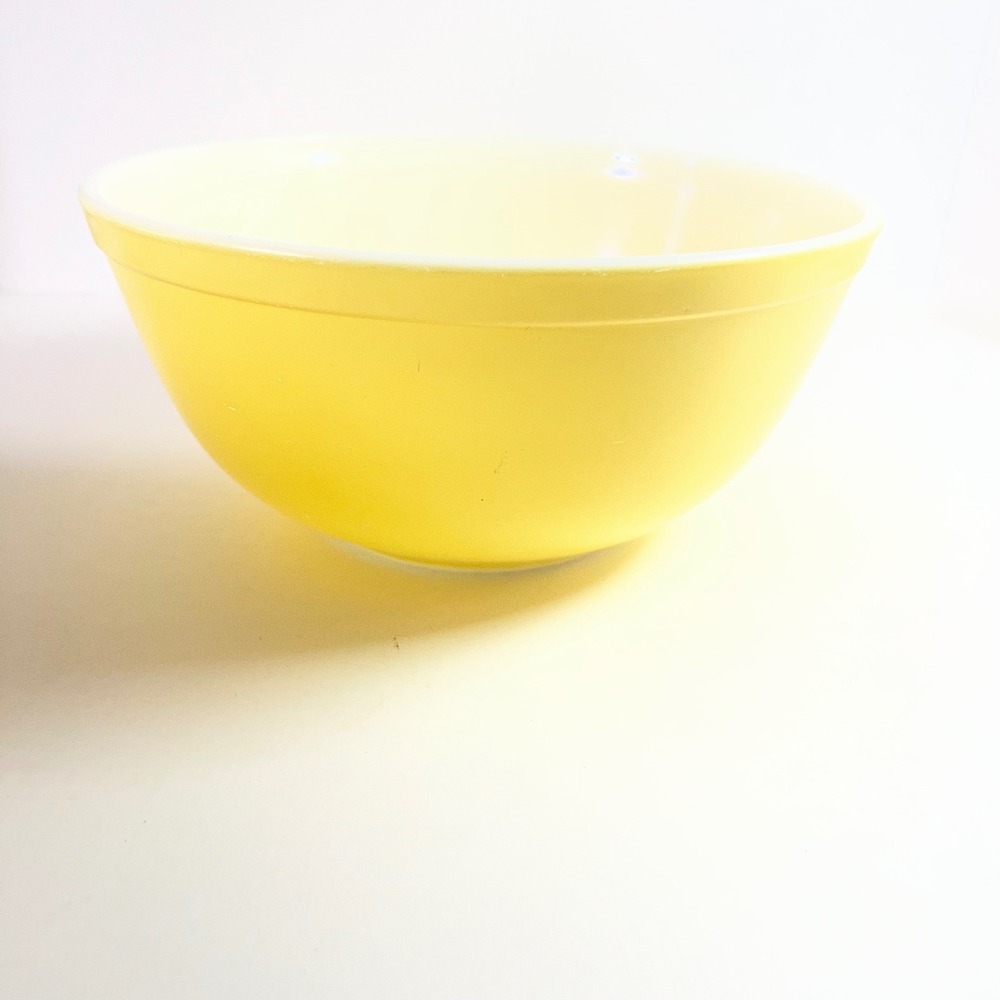 Vintage‎ Pyrex 2.5qt Yellow Bowl #35 Made in USA 403